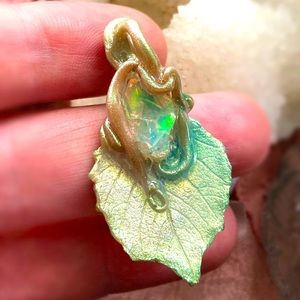 ✨Raw Ethiopian Opal Fairy Leaf Pendant ✨